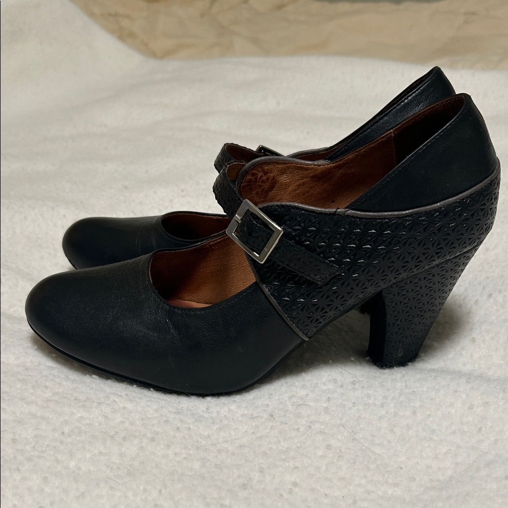 Miz Mooz Black Textured Heels
